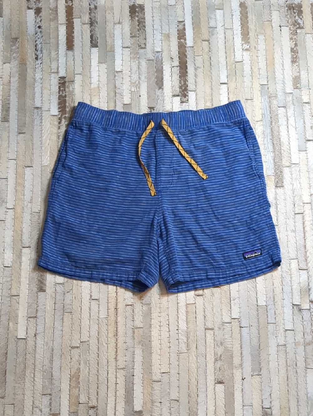 Patagonia Men's L Baggies Naturals Blue Striped Shorts